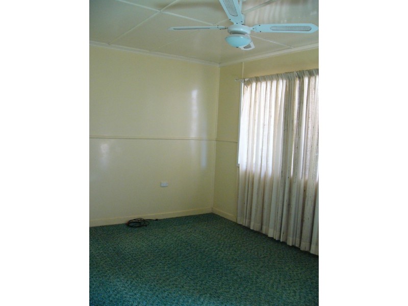 20 Wolsey Street, Taroom QLD 4420