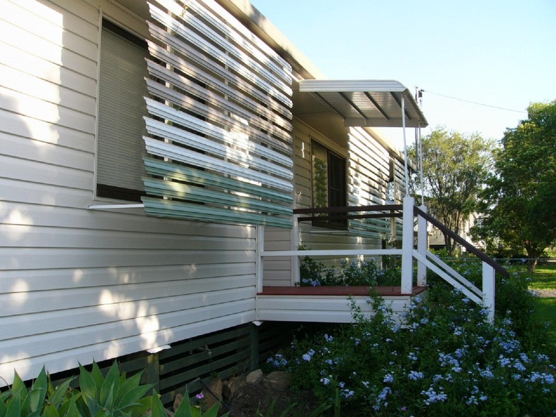 20 Wolsey Street, Taroom QLD 4420