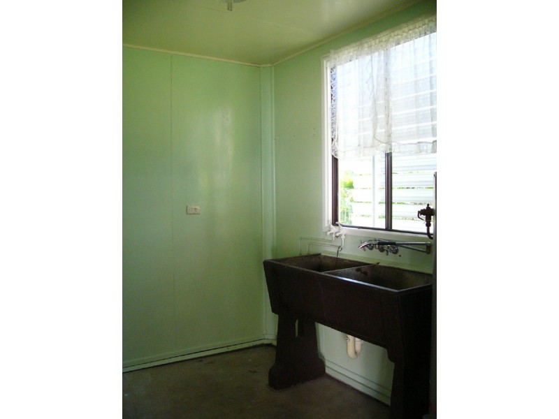 20 Wolsey Street, Taroom QLD 4420