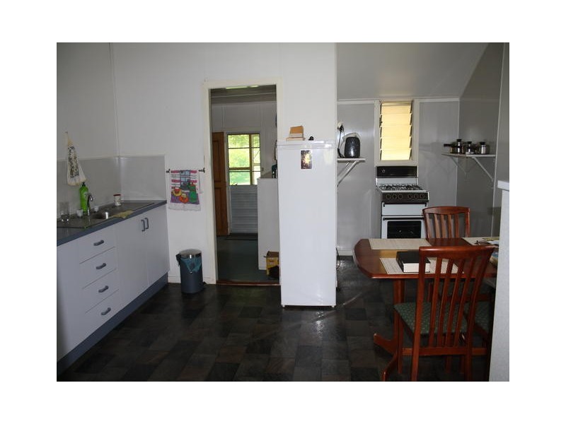 13 WOODBINE STREET, Blackall QLD 4472