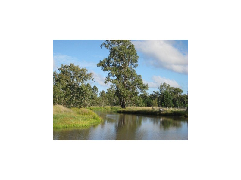 “. Iona Plains “, Tara QLD 4421