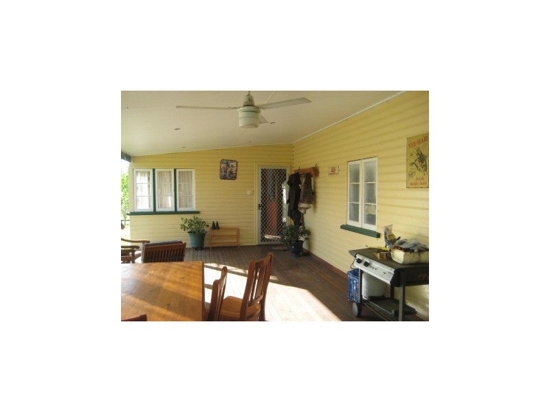 “. Iona Plains “, Tara QLD 4421