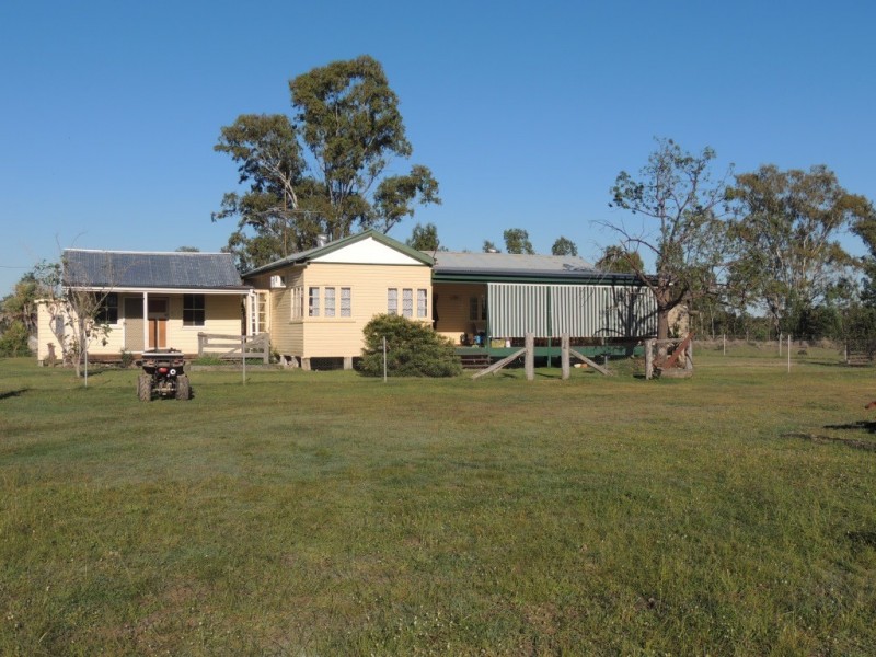 “. Iona Plains “, Tara QLD 4421