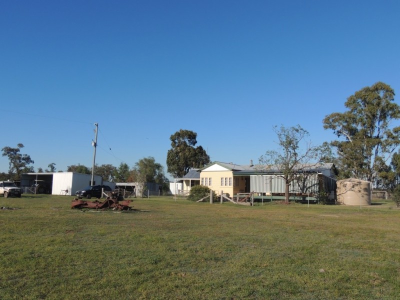 “. Iona Plains “, Tara QLD 4421