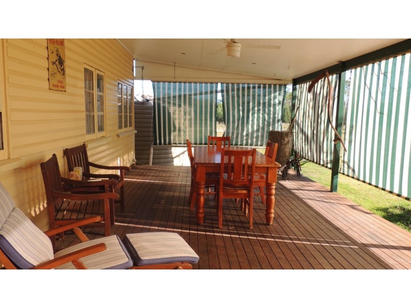 “. Iona Plains “, Tara QLD 4421