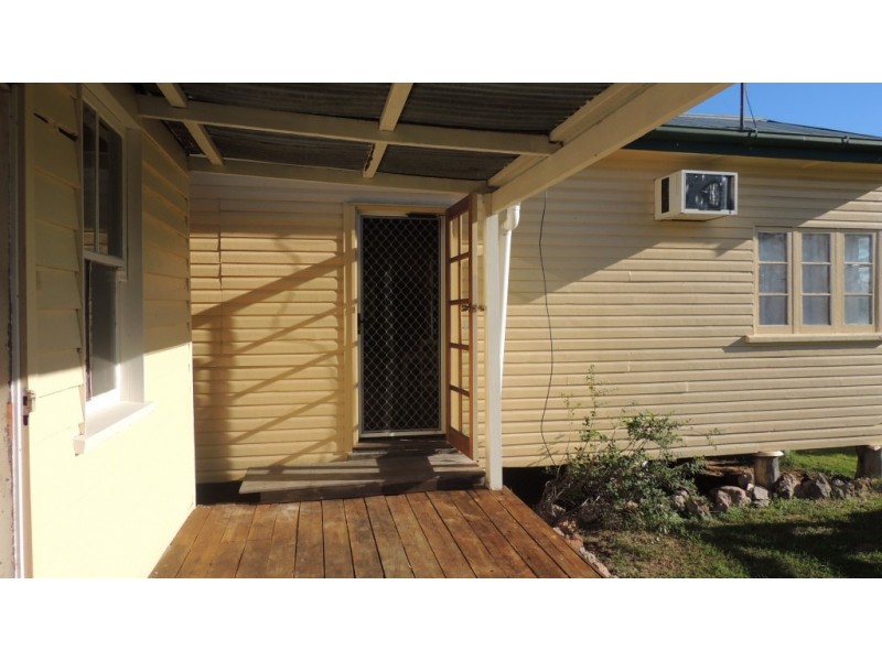 “. Iona Plains “, Tara QLD 4421