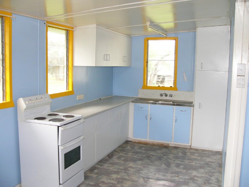 8 North Street, Taroom QLD 4420