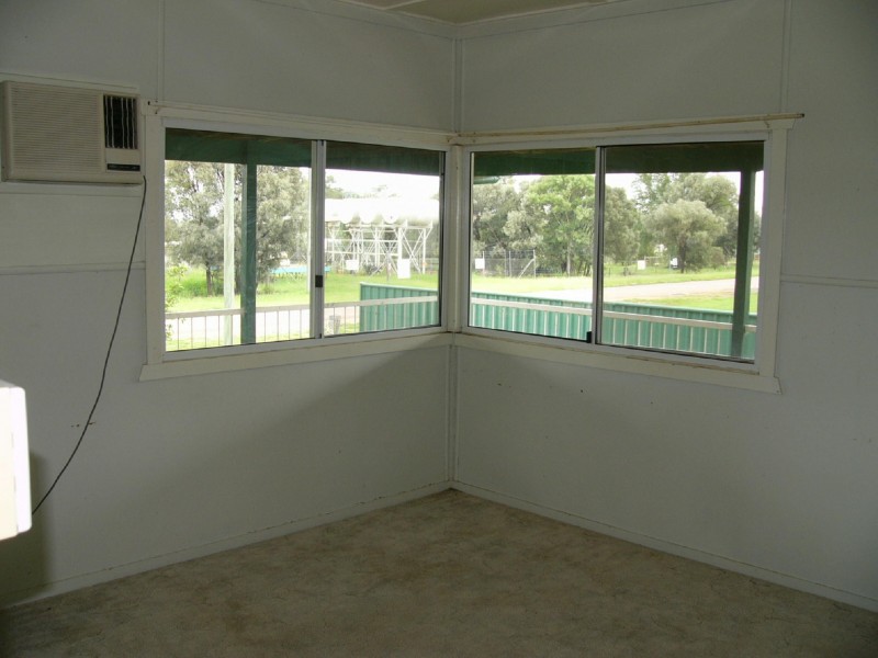 8 North Street, Taroom QLD 4420