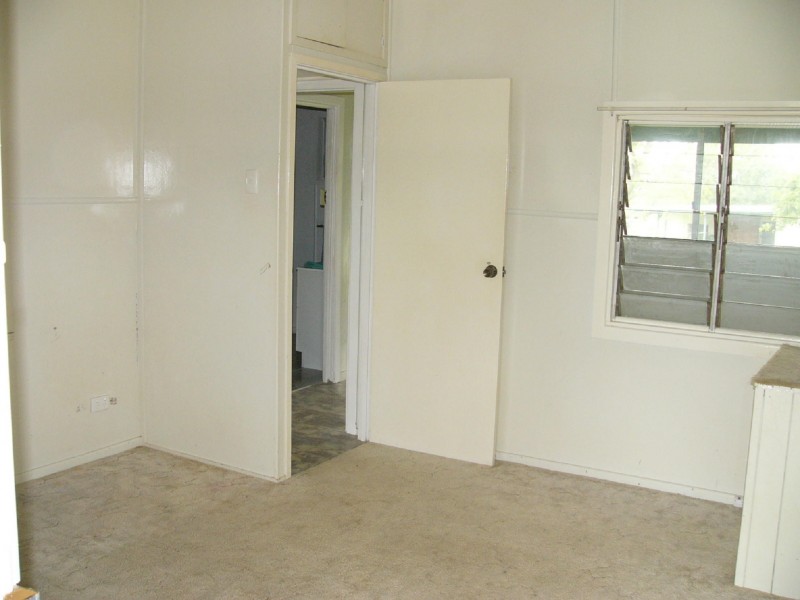 8 North Street, Taroom QLD 4420