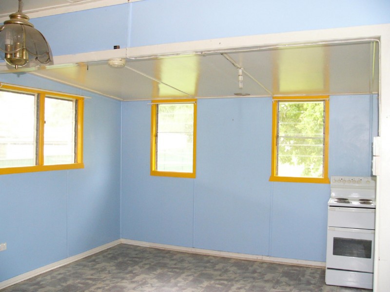 8 North Street, Taroom QLD 4420