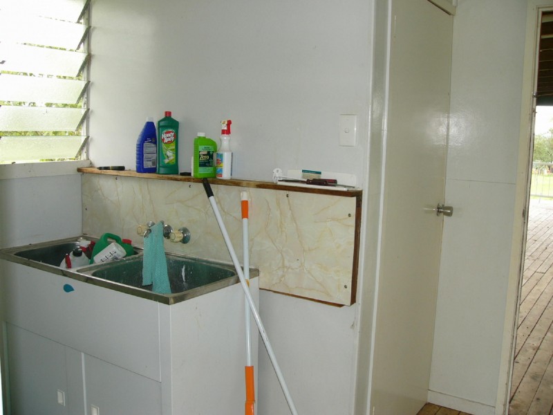 8 North Street, Taroom QLD 4420