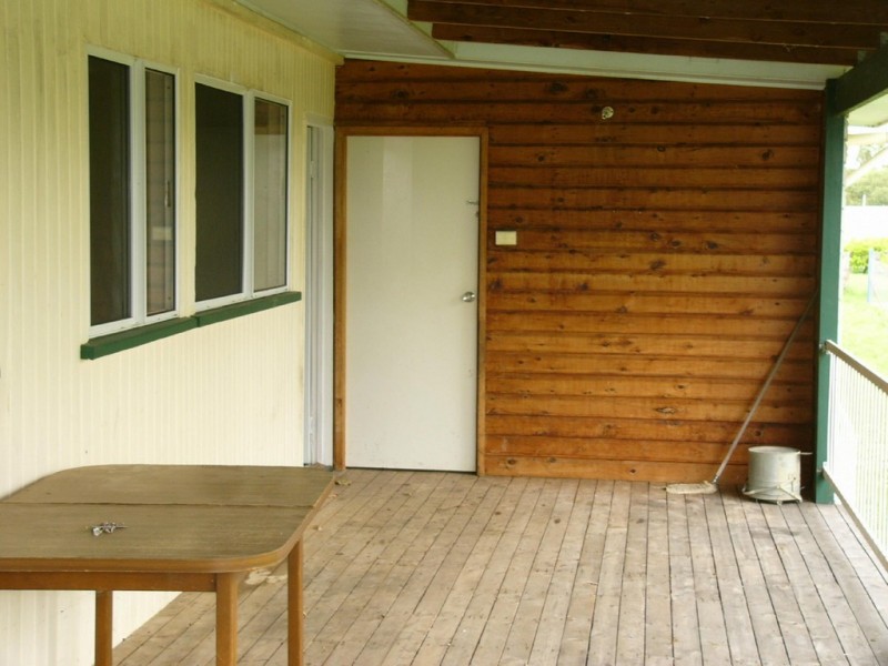 8 North Street, Taroom QLD 4420