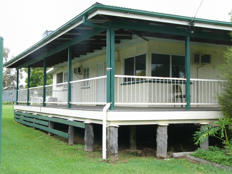 8 North Street, Taroom QLD 4420