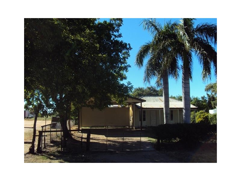 107 Wren Street, Longreach QLD 4730