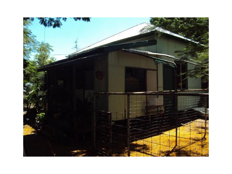 155 Crane Street, Longreach QLD 4730