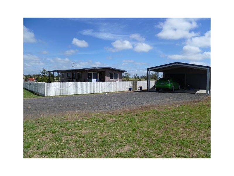 176 Bourne Drv, Roma QLD 4455