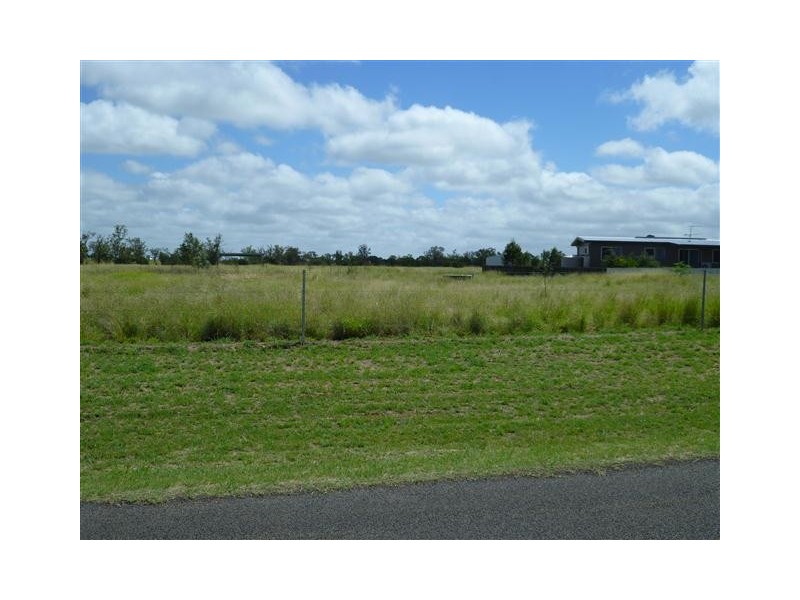 176 Bourne Drv, Roma QLD 4455