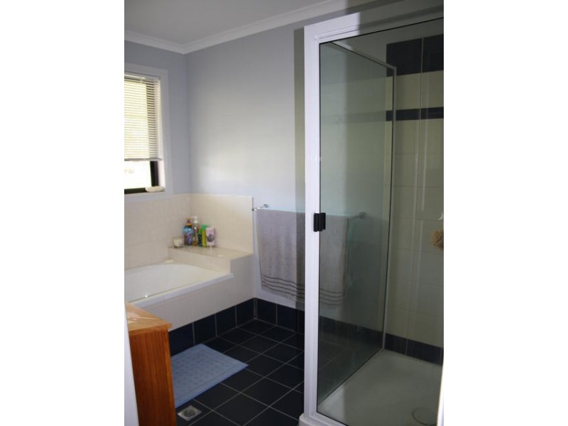 28 BEDFORD STREET, Blackall QLD 4472