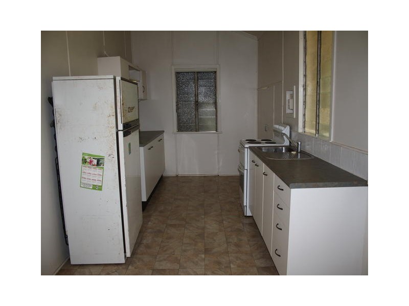 66 SHAMROCK ST, Blackall QLD 4472