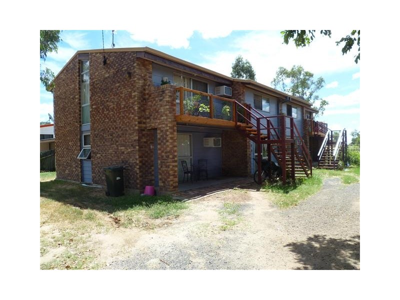 105 Bowen, Roma QLD 4455