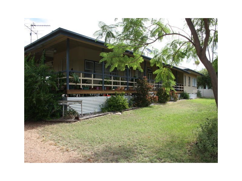 28 GARDEN STREET, Blackall QLD 4472