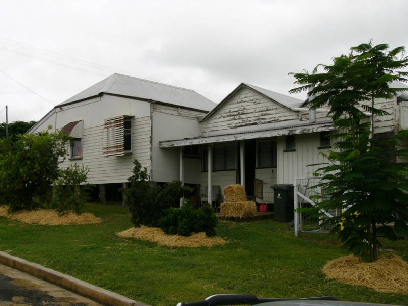 27 Wolsey Street, Taroom QLD 4420