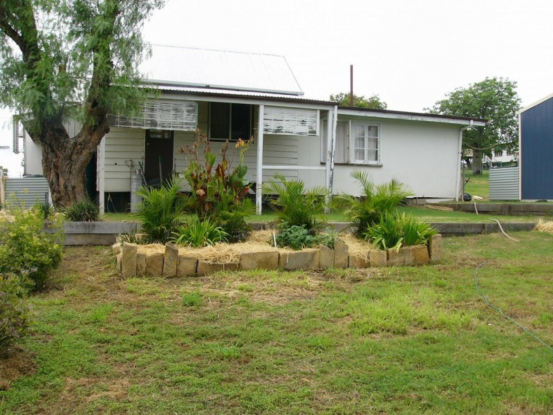 27 Wolsey Street, Taroom QLD 4420