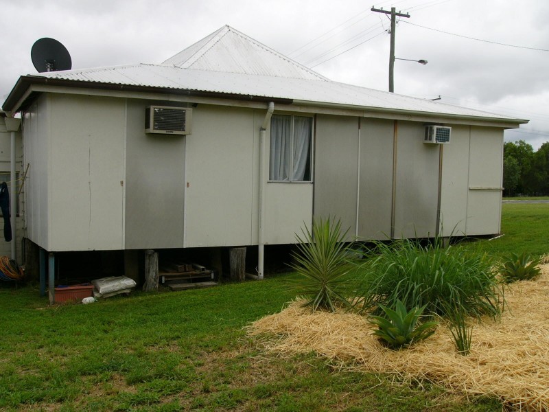 27 Wolsey Street, Taroom QLD 4420