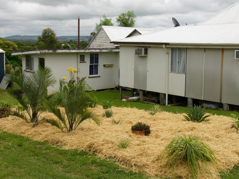 27 Wolsey Street, Taroom QLD 4420