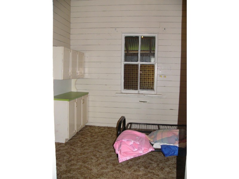 27 Wolsey Street, Taroom QLD 4420