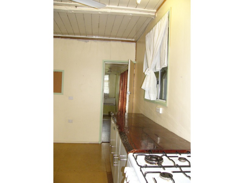 27 Wolsey Street, Taroom QLD 4420