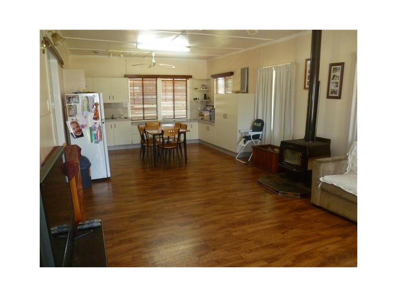 32 HOFFMAN, Roma QLD 4455