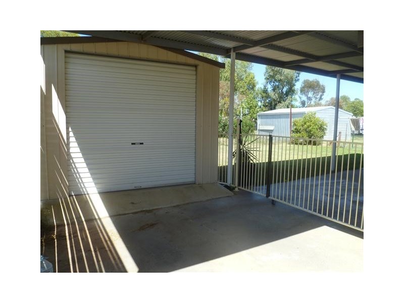 32 HOFFMAN, Roma QLD 4455