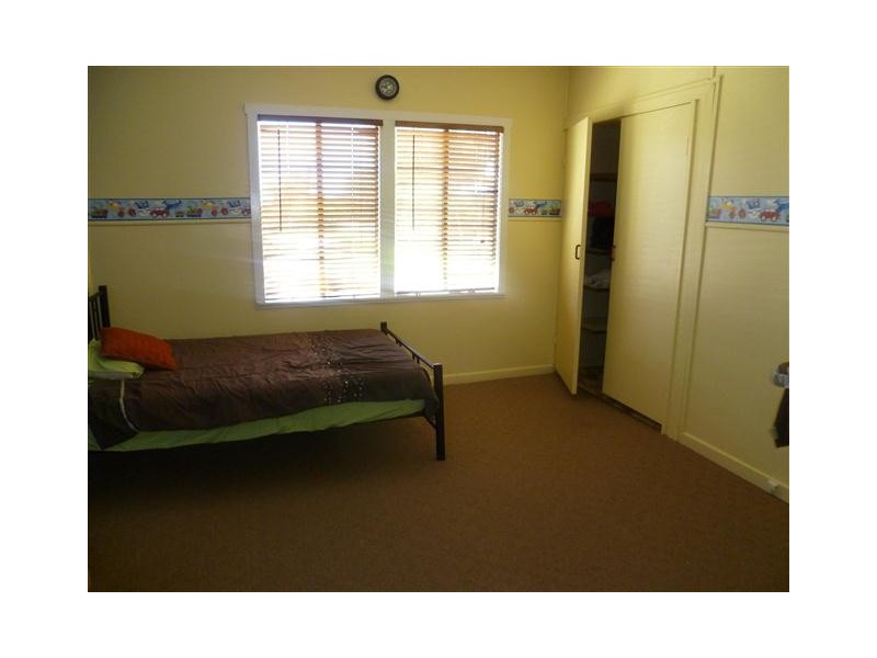 32 HOFFMAN, Roma QLD 4455