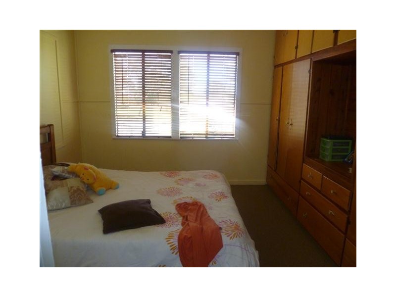 32 HOFFMAN, Roma QLD 4455