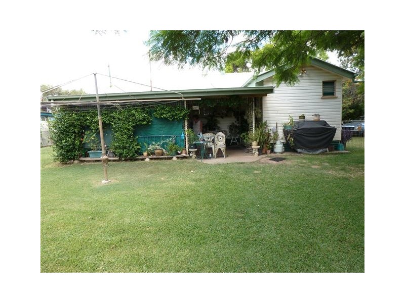 56 Charlotte, Surat QLD 4417