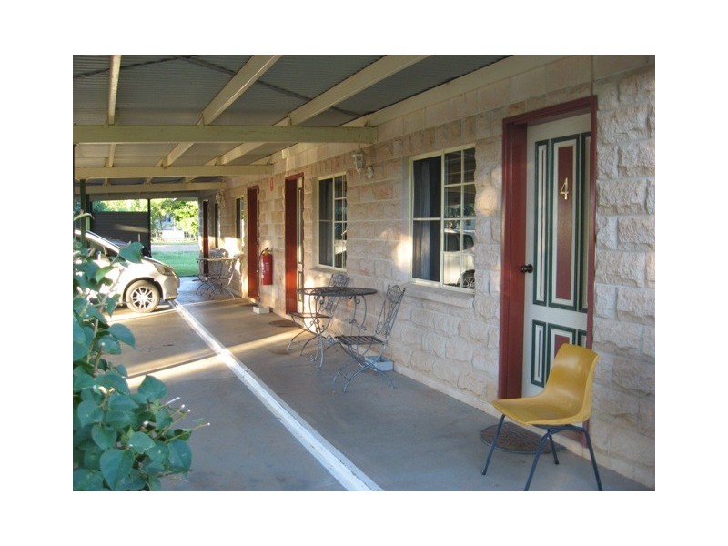 15 Albert Street, Windorah QLD 4481