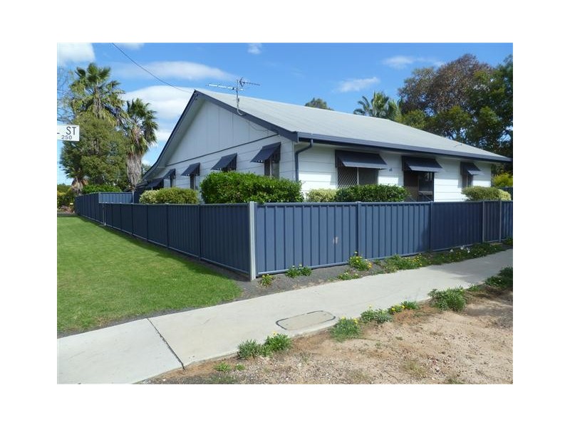 26 MCDOWALL ST, Roma QLD 4455