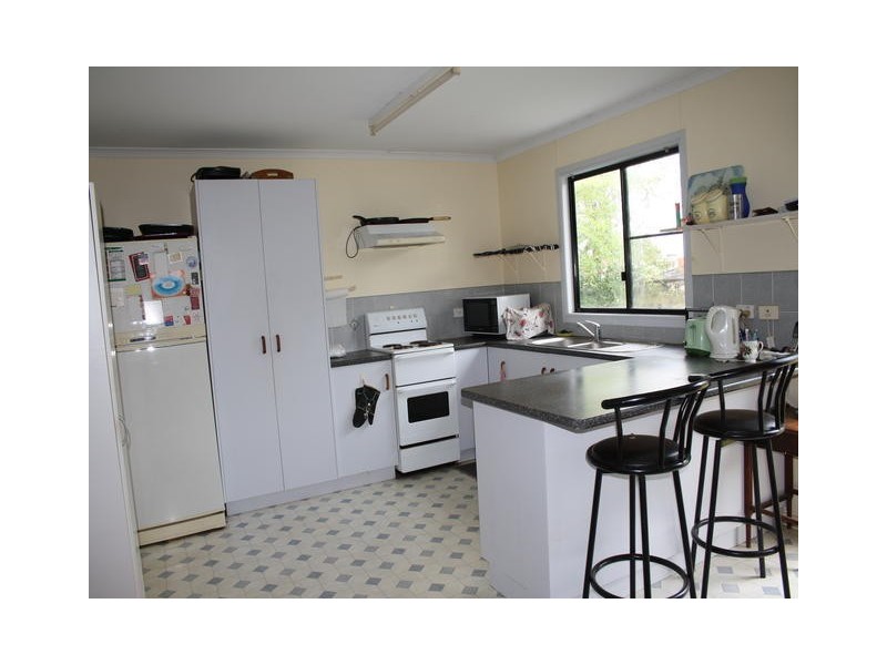 32 GARDEN STREET, Blackall QLD 4472