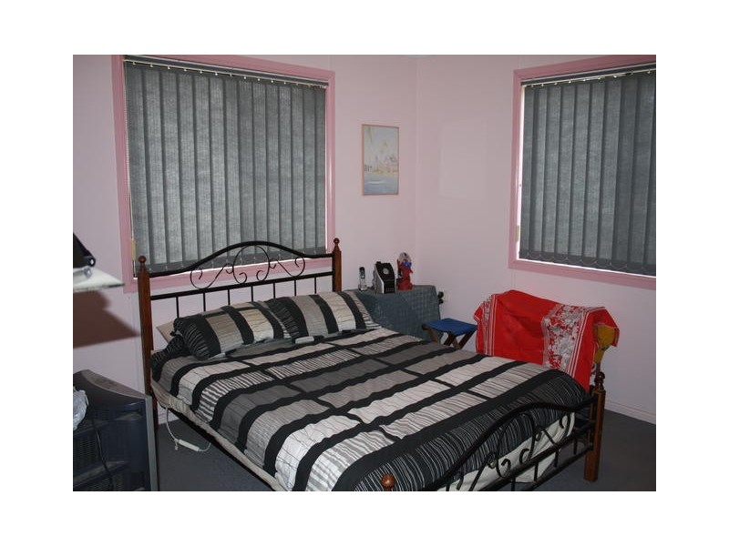 32 GARDEN STREET, Blackall QLD 4472