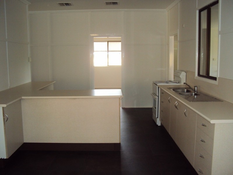 33 Lark Street, Longreach QLD 4730