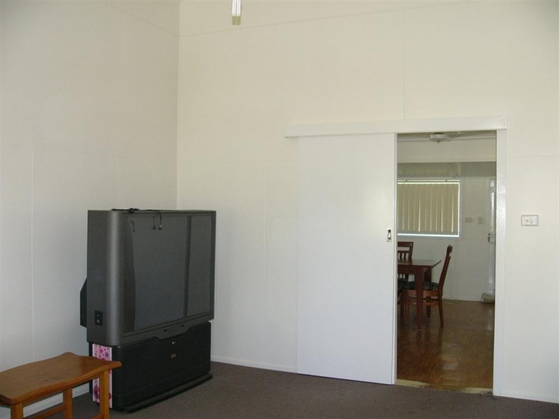 9 Kelman Street, Taroom QLD 4420