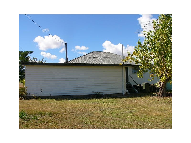 9 Kelman Street, Taroom QLD 4420