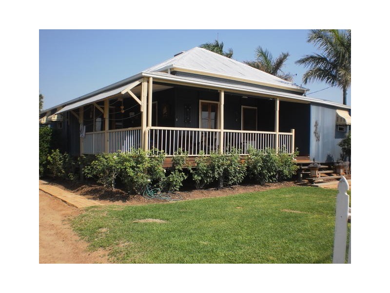 15 MYRTLE STREET, Blackall QLD 4472