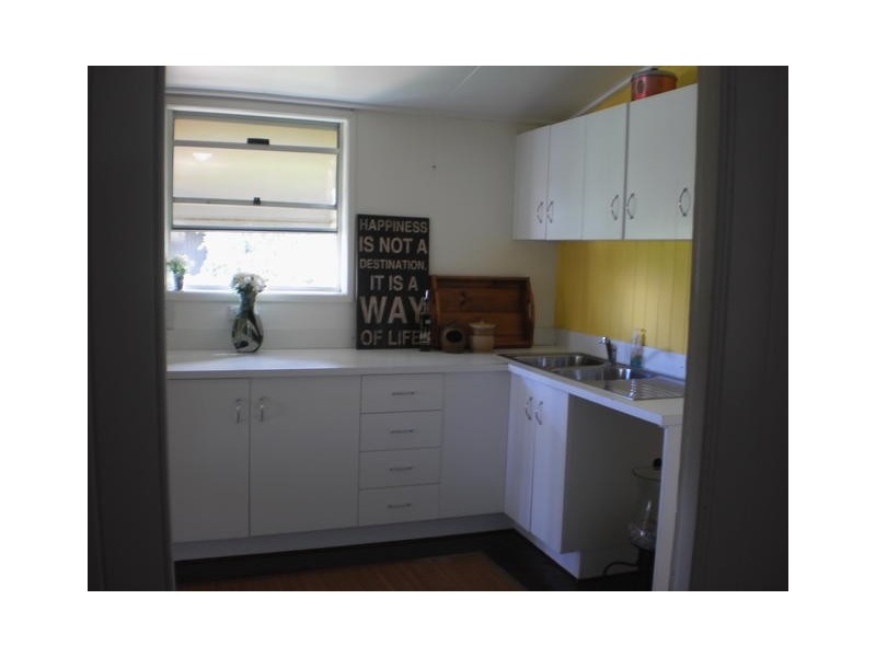 15 MYRTLE STREET, Blackall QLD 4472