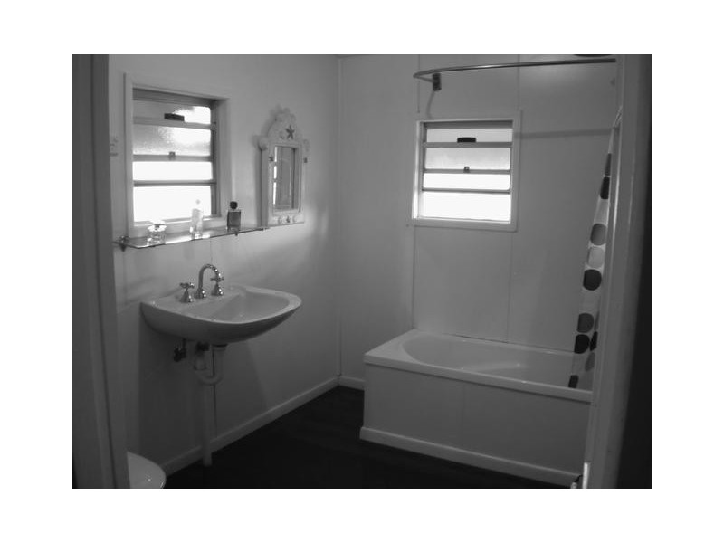 15 MYRTLE STREET, Blackall QLD 4472