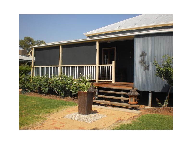 15 MYRTLE STREET, Blackall QLD 4472