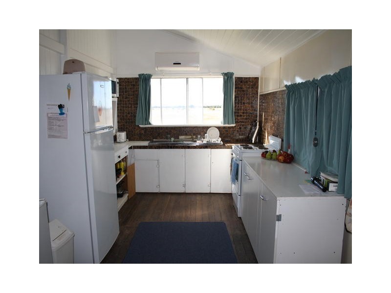 17 ACACIA STREET, Blackall QLD 4472