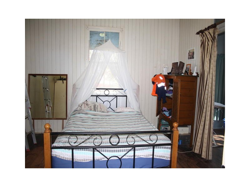 17 ACACIA STREET, Blackall QLD 4472