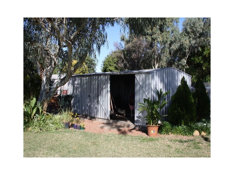 17 ACACIA STREET, Blackall QLD 4472